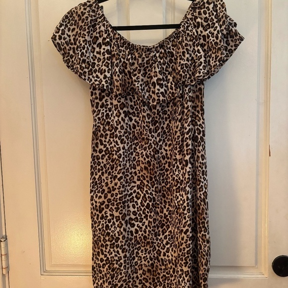 Velvet by Graham & Spencer Leopard Dress with Pockets Small - Picture 2 of 10